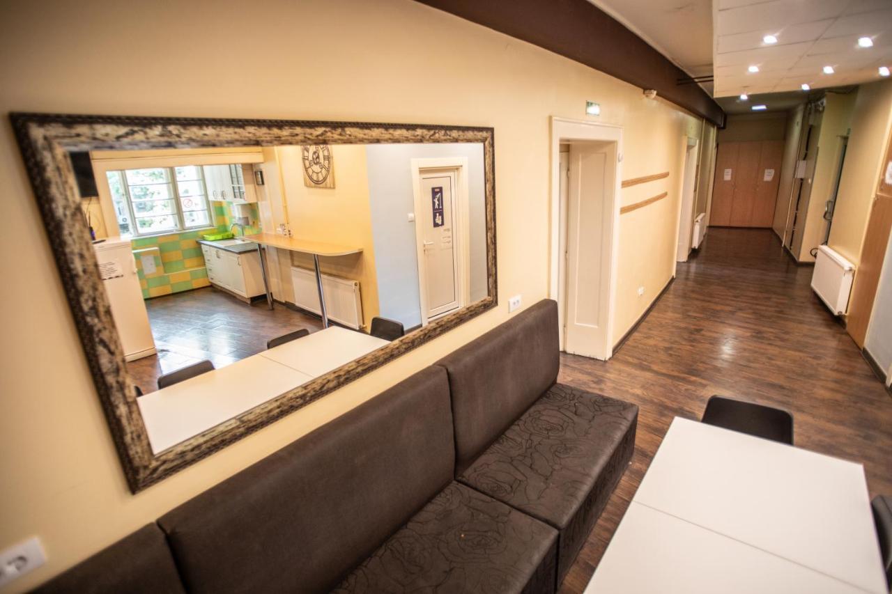 All In Hostel بلغراد المظهر الخارجي الصورة