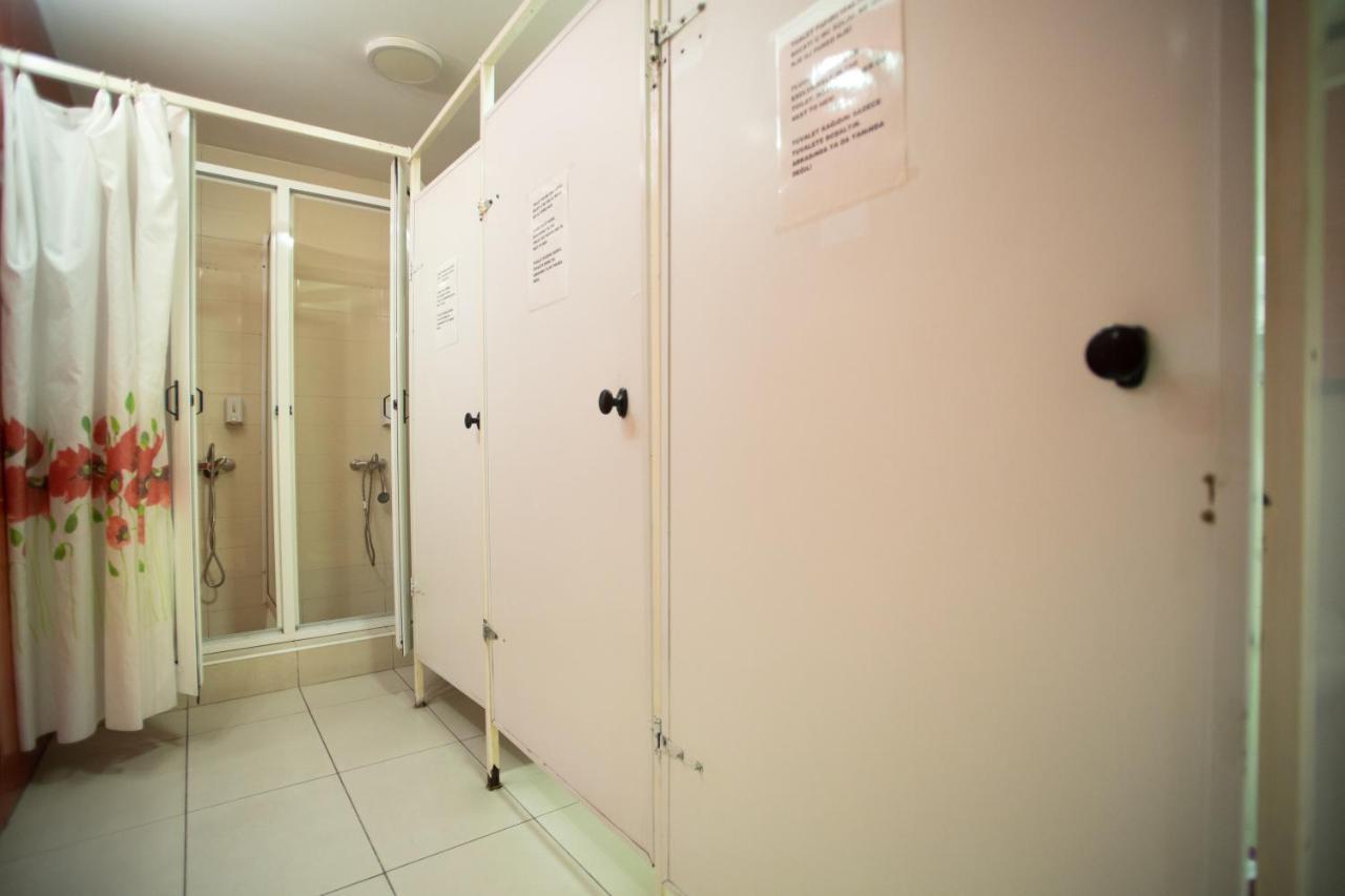All In Hostel بلغراد المظهر الخارجي الصورة